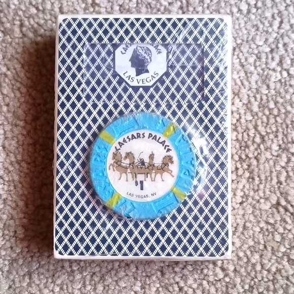 Historic Caesar's Palace VC casino Playing Cards with $1 Casino Chip - Picture 1 of 8